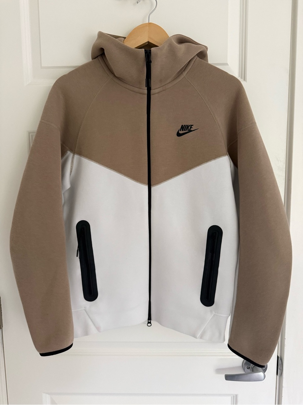 Nike Sportswear Tech Fleece Wind Runner Full Zip Summit White And Khaki Small